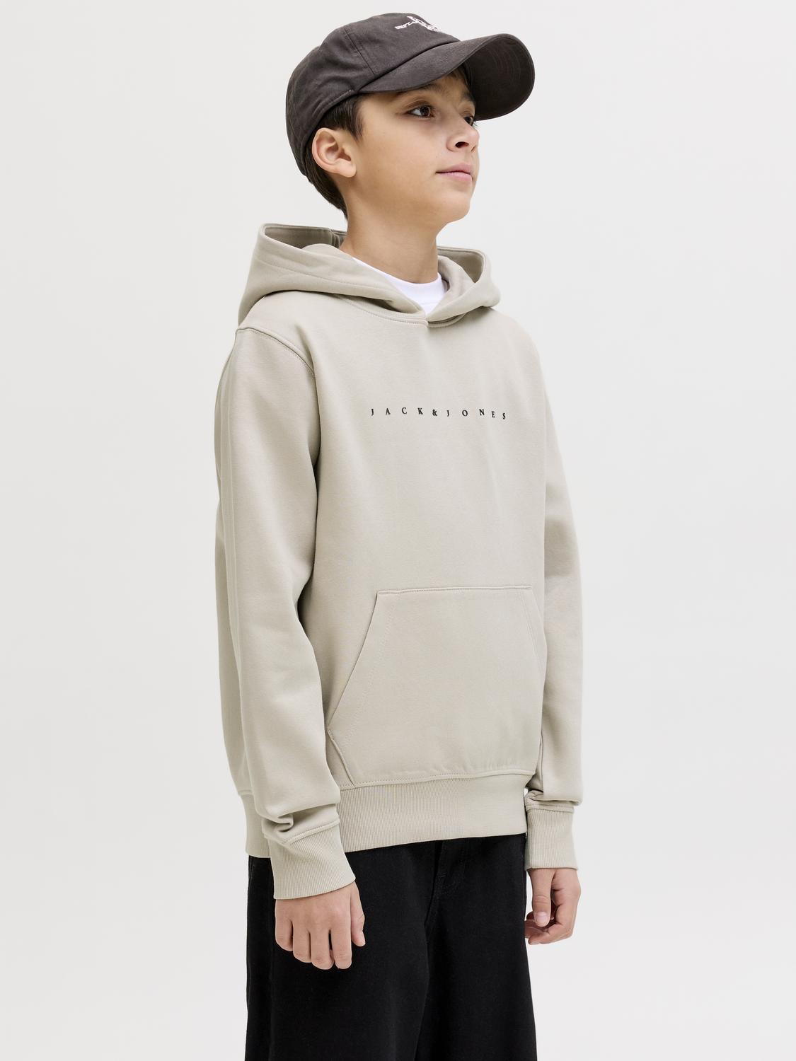model_shot-front